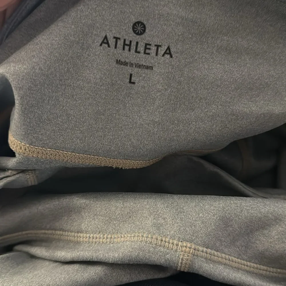 ATHLETA Colorblock Mesh Salutation 21” Crop Tight Gray White L
